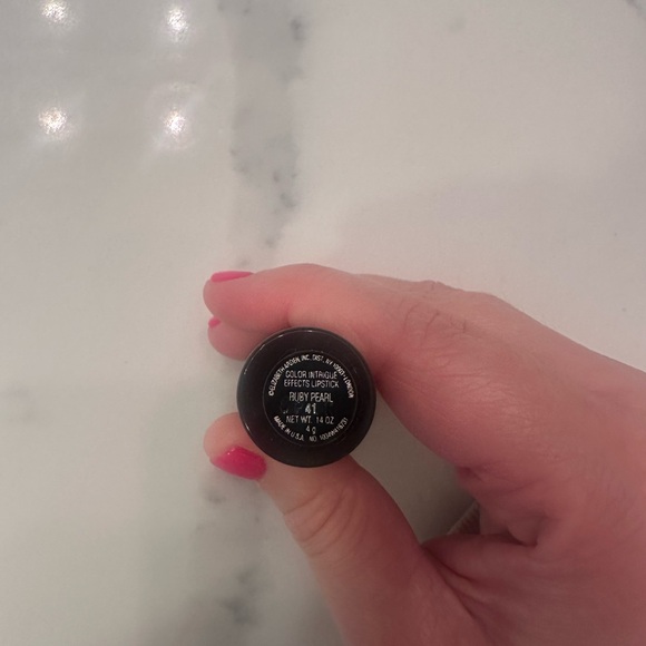 Elizabeth Arden Ruby Red LipStick  41 14 oz New - Picture 3 of 3